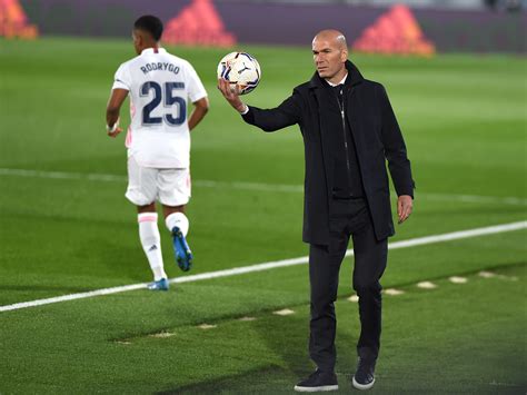 Zinedine Zidane pleased Real Madrid are ‘still alive’ against Chelsea | The Independent