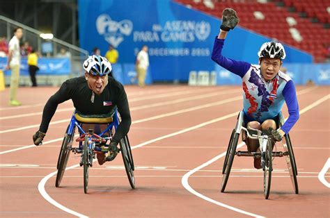 Wheelchair 400M racing - T52 A photofinish from the Asean games record ...