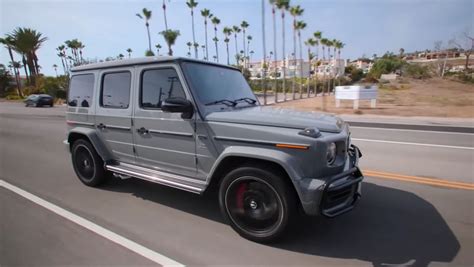 Kylie Jenner shows off her dark grey Mercedes Benz G-Wagon featuring ...