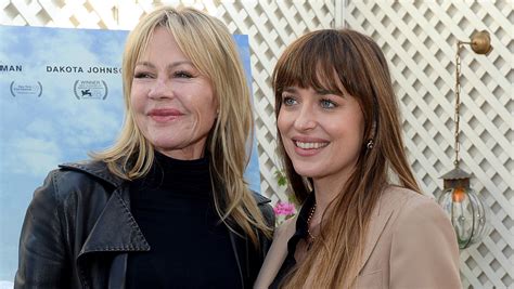 Dakota Johnson Talks About Her Parents Using Social Media & Why She Had ...