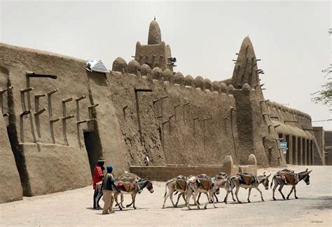 Mali: nieuwe grondwet benadrukt nationale soevereiniteit en schrapt ...