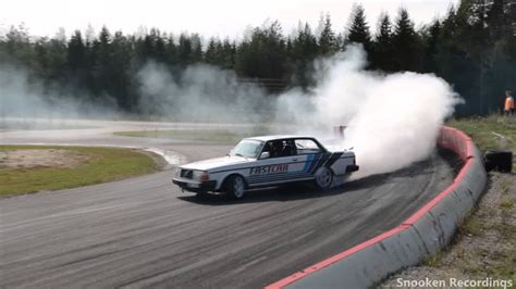 Volvo 240 Drift Build