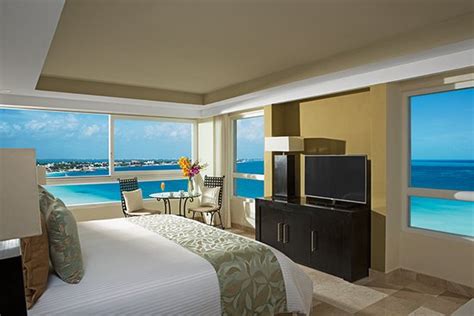 Dreams Sands Cancun Resort & Spa - UPDATED 2023 Prices, Reviews ...