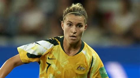 Steph Catley: Arsenal sign Australia international full-back - Football BBC