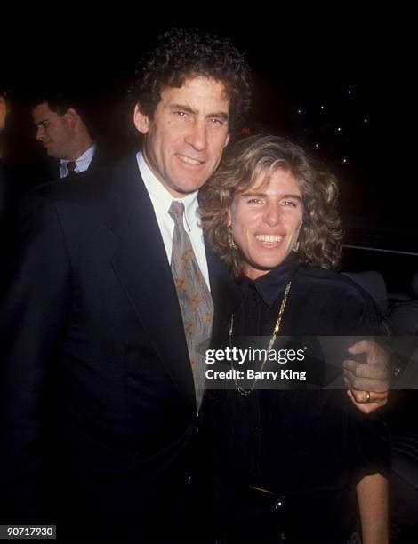 320 Paul Michael Glaser And Elizabeth Glaser In Photos & High Res Pictures - Getty Images