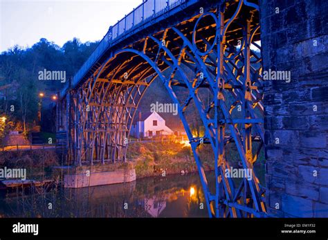 The iron bridge at night, Ironbridge, Shropshire, England uk Stock Photo - Alamy