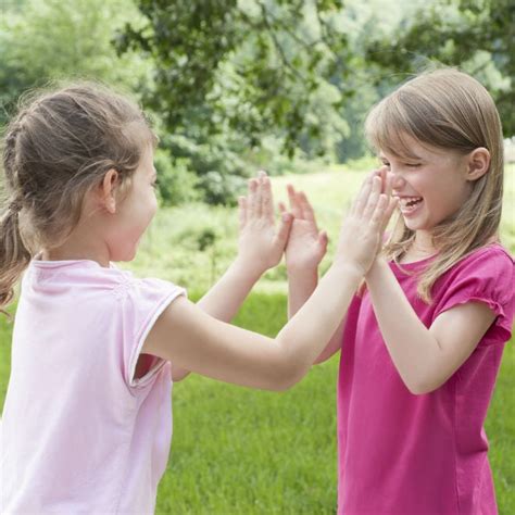 10 Classic hand-clapping games to teach your kid