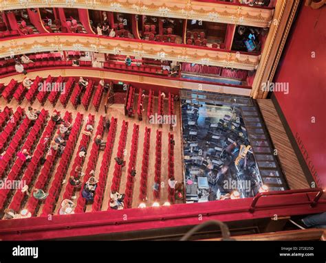 Auditorium, stall seats and orchestra pit at the Royal Opera House, London, England Stock Photo ...