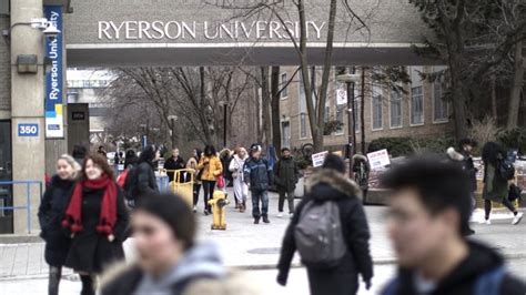 Ontario extends college, university tuition freeze to 2022-2023 | CBC News