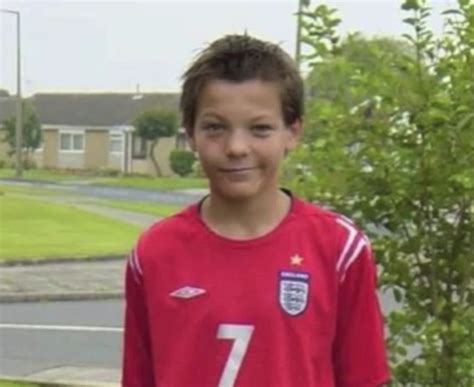 Louis Tomlinson Height, Weight, Age, Girlfriend, Family, Facts, Biography