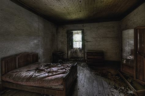 Top Concept Scary Basement Bedroom, Great!