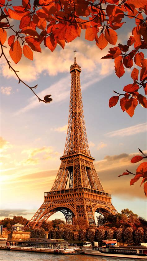 Eiffel Tower Autumn Sunset 4K Ultra HD Mobile Phone Wallpaper