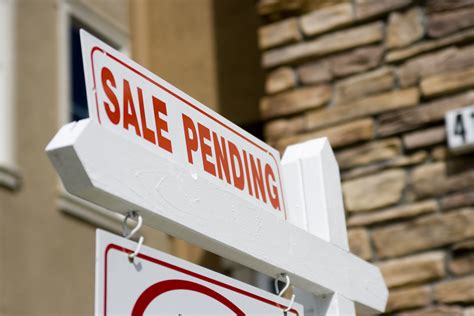 Pending home sales rebound in May