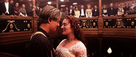 Jack And Rose Kiss GIF - Find & Share on GIPHY