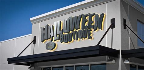 Outdoor and Indoor Halloween Store Signs: Lighted Options and More | Blog