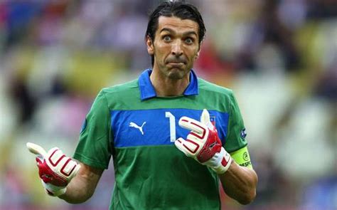 Throwback Thursdays: Buffon Debuts in the Moscow Snow | FOOTY FAIR