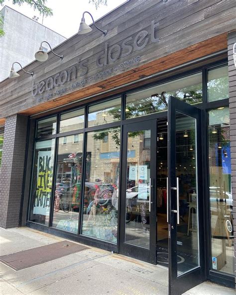 16 Best Thrift Stores In NYC You Need To Check Out - Women's Travel