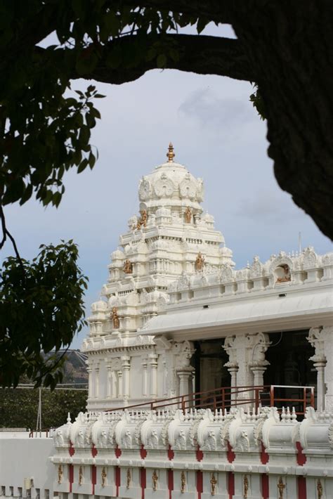 MALIBU HINDU TEMPLE - The Complete Pilgrim - Religious Travel Sites