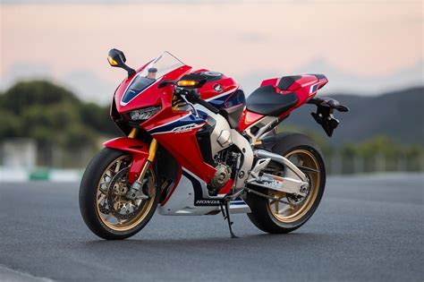 CBR1000RR Wallpapers - Top Free CBR1000RR Backgrounds - WallpaperAccess