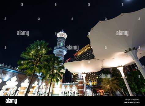 A view of Masjid Jamek mosque at night in Kuala Lumpur, Malaysia Stock ...