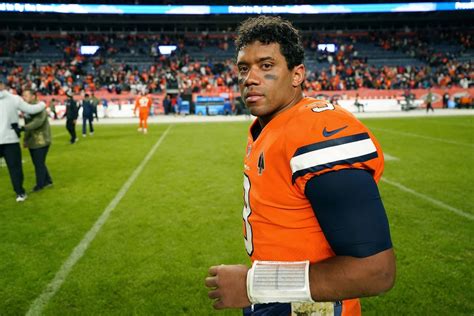 Analysis: Russell Wilson Trade Looks Like Herschel Walker's - Bloomberg