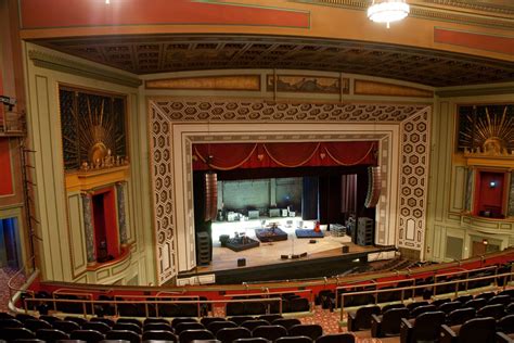 Taft Theater - Cincinnati, OH - this is where I saw Dr. John and Cyndi ...