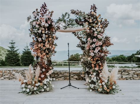 How Do I Find The Perfect Wedding Venue? - Overlook Barn