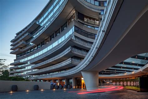 The new Watergate Hotel is decidedly upscale while capitalizing on its ...