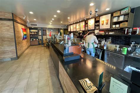 San Francisco Starbucks removes indoor seating - AR15.COM