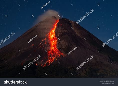 Glowing Lava Flow Mount Merapi Eruption Stock Photo 2042718872 ...