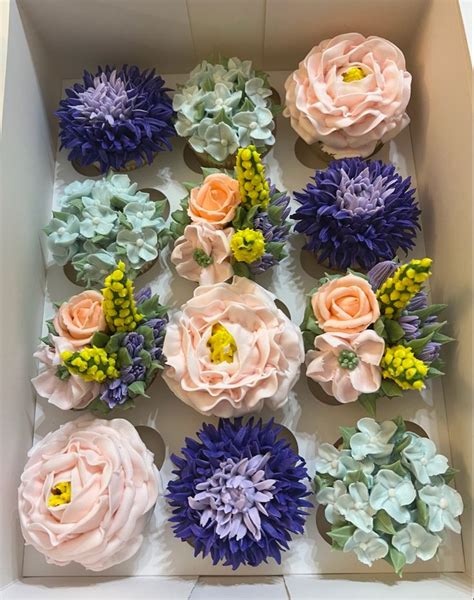 Buttercream flower cupcakes