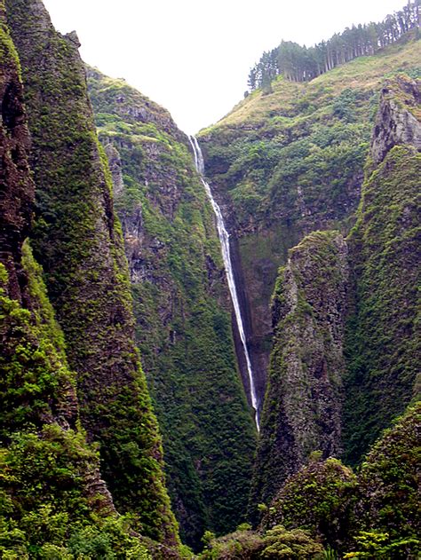 Nuku Hiva -arrival in Hakaui 1971