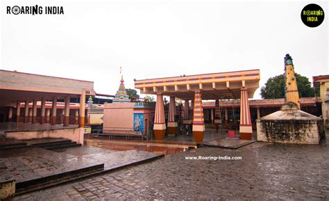 Khilegaon Basavanna Temple, Khilegaon - Roaring India Tourism