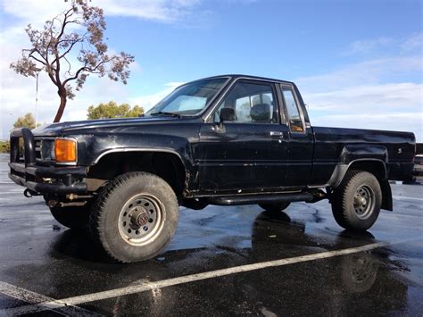 Toyota Hilux 1985 - amazing photo gallery, some information and specifications, as well as users ...