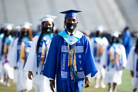 Atlanta Public Schools Announces 2022 Graduation Schedule – Talk Up APS