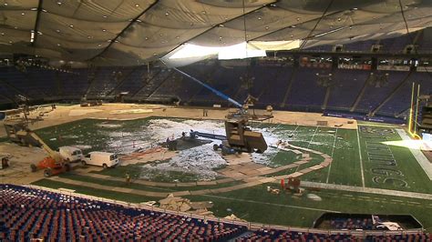 Snowy Metrodome roof collapse happened 12 years ago - CBS Minnesota