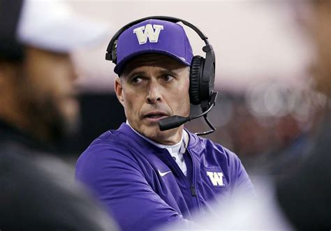 Five big questions for Chris Petersen, Huskies ahead of Pac-12 Media Day