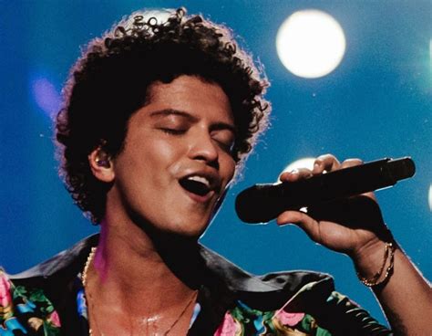 Bruno Mars Reveals 24K Magic Live at the Apollo Inspiration | E! News