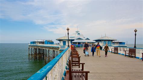 People Pictures: View Images of Llandudno Pier