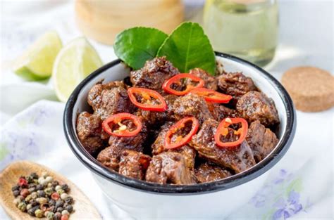 5 savoury facts about rendang, a legendary dish - Aquila Style