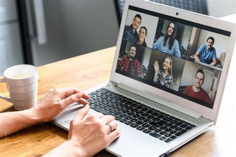 5 Alasan Mengapa Mic Laptop Untuk Zoom Meeting Tidaklah Tepat