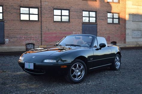 Modern Classic? 1997 Mazda Miata MX-5 “M” Edition | Barn Finds