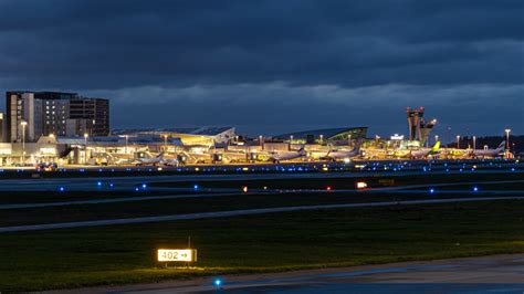 Helsinki Vantaa Airport (HEL/EFHK) | Arrivals, Departures & Routes ...