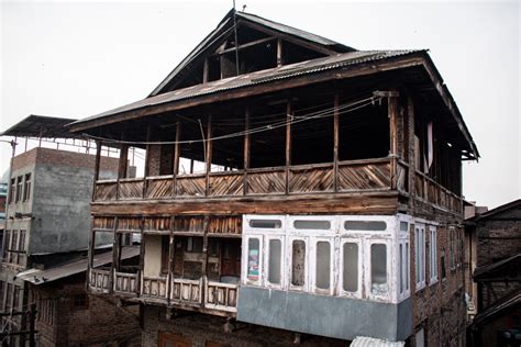 [Photos] Old homes of Kashmir's cold valley