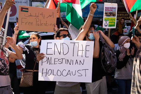 Photos: Protesters march from Bay Ridge to Barclays Center for a free Palestine • Brooklyn Paper