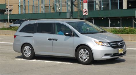 Minivan Comparison Guide For Moms - Real Housewives of Minnesota