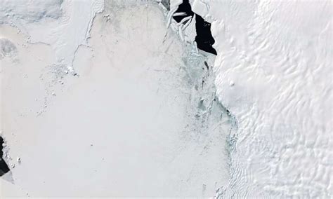 Antarctica: Cracks in the ice