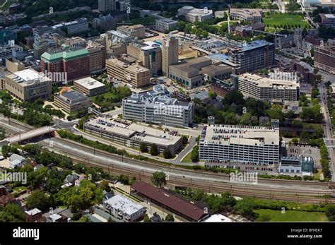 aerial view above Cleveland Clinic hospital Ohio Stock Photo: 26814907 ...