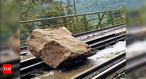 Mumbai: Train accident averted, thanks to CCTV cameras | Mumbai News ...