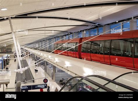 Airtrain in the McNamara terminal at Detroit airport Stock Photo - Alamy